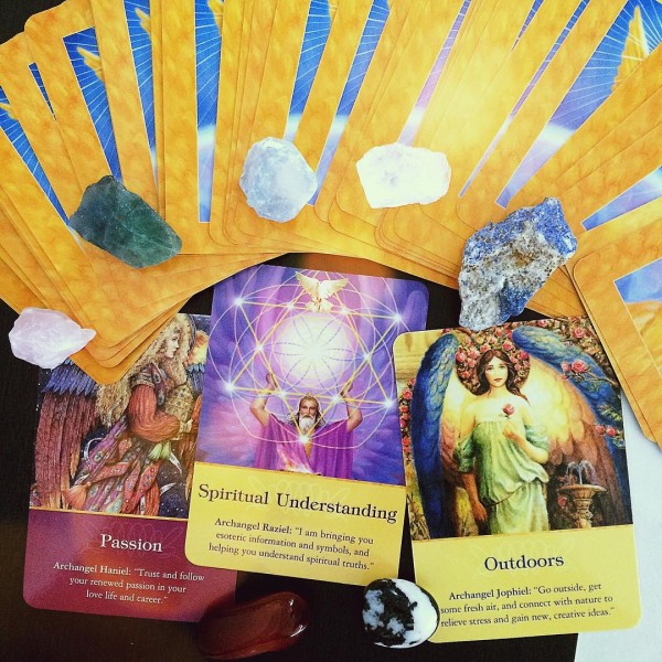 Archangel-Oracle-Cards-2-600×600