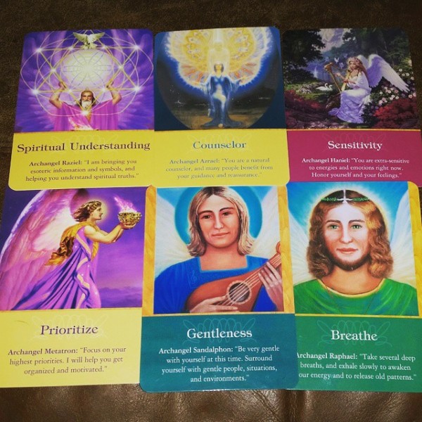 Archangel-Oracle-Cards-3-600×600