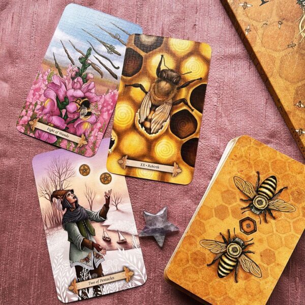 Bee-Tarot-8-600×600